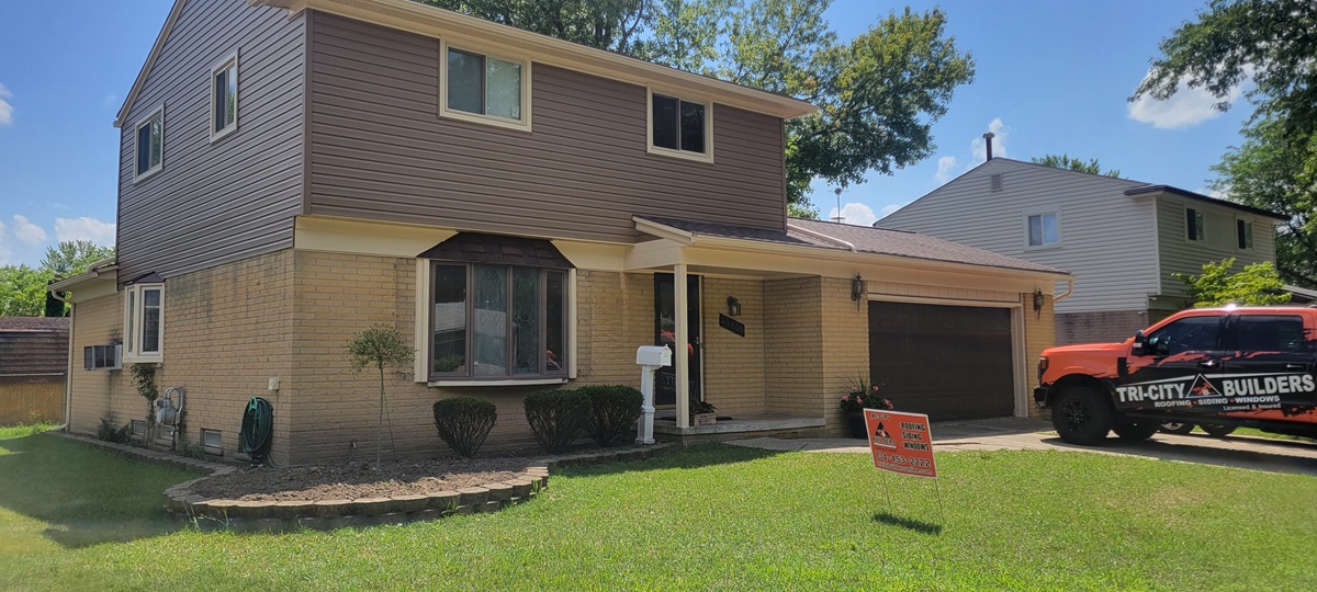 Finished vinyl siding home in Belleville 48111
